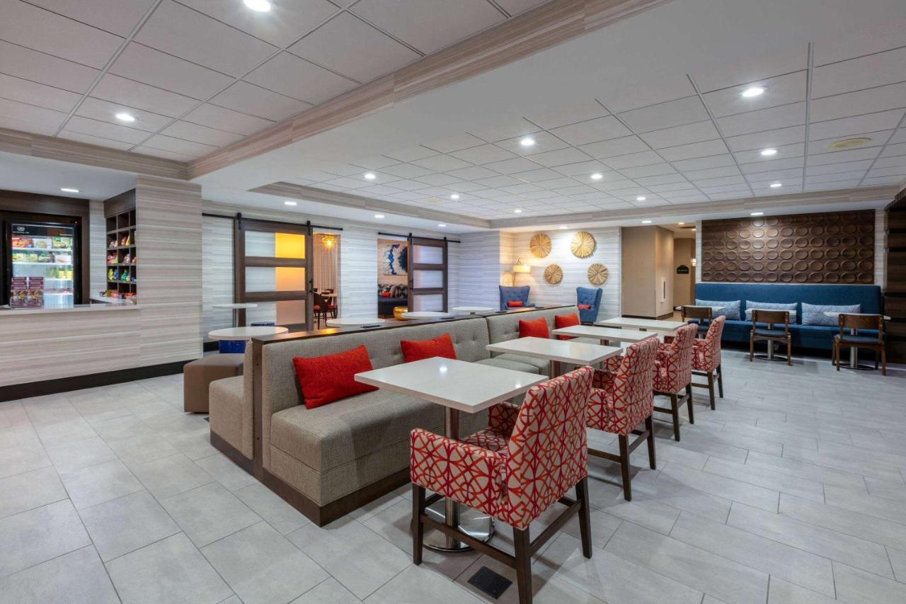 Wingate By Wyndham - Dfw North Hotel Irving Bagian luar foto
